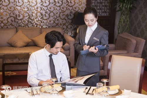 酒店餐厅服务员点菜环节的餐饮管理优化策略